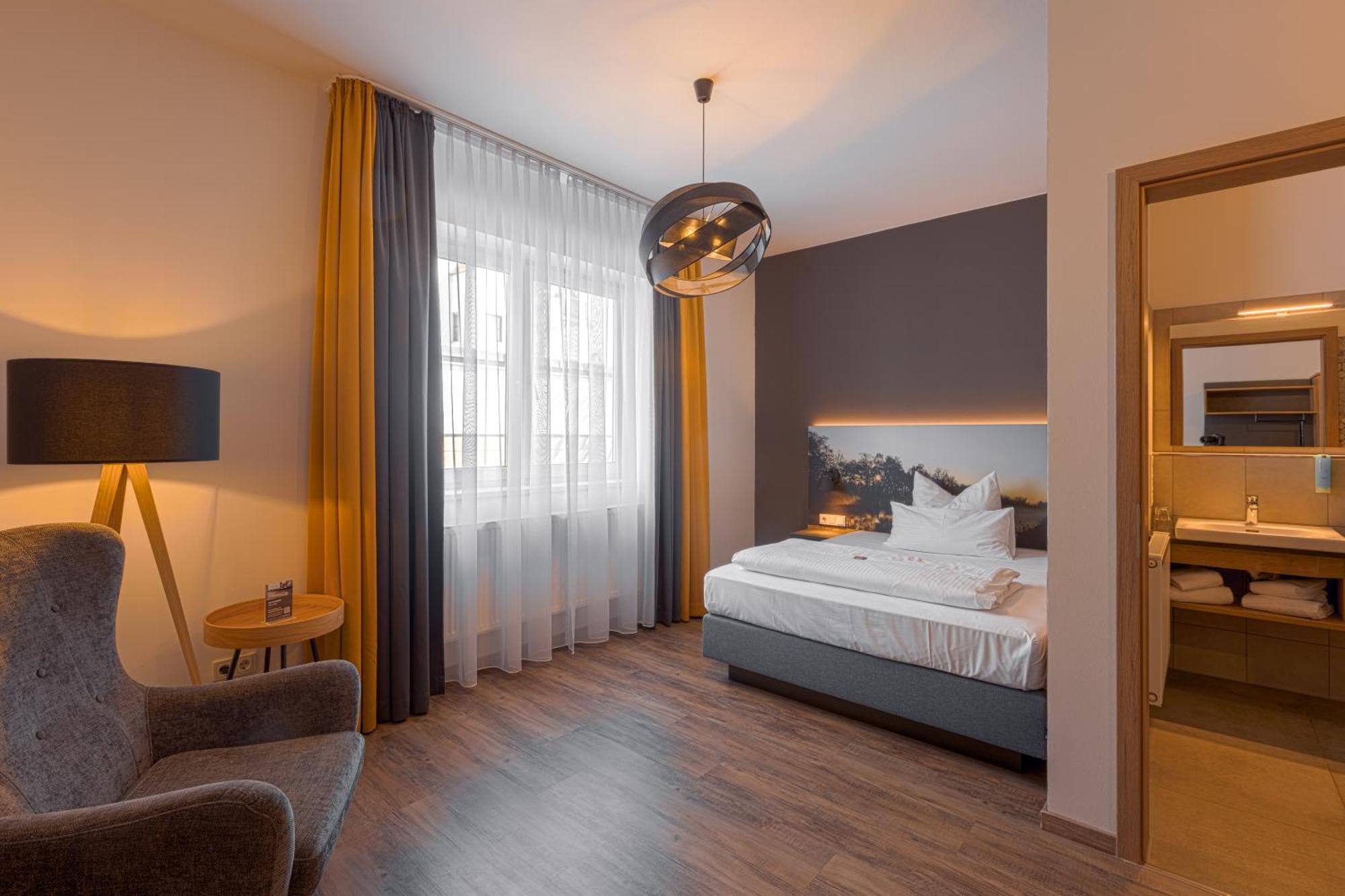Hotel Kitz Ehemals Schlemmerhuette Langweid エクステリア 写真