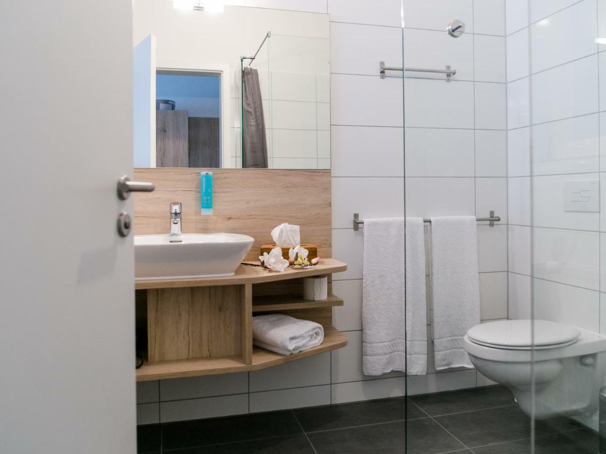 Hotel Kitz Ehemals Schlemmerhuette Langweid エクステリア 写真